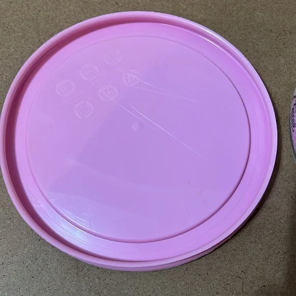 Hello Kitty Container - Picture 8 of 9